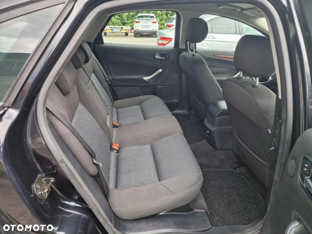 Ford Mondeo - 16