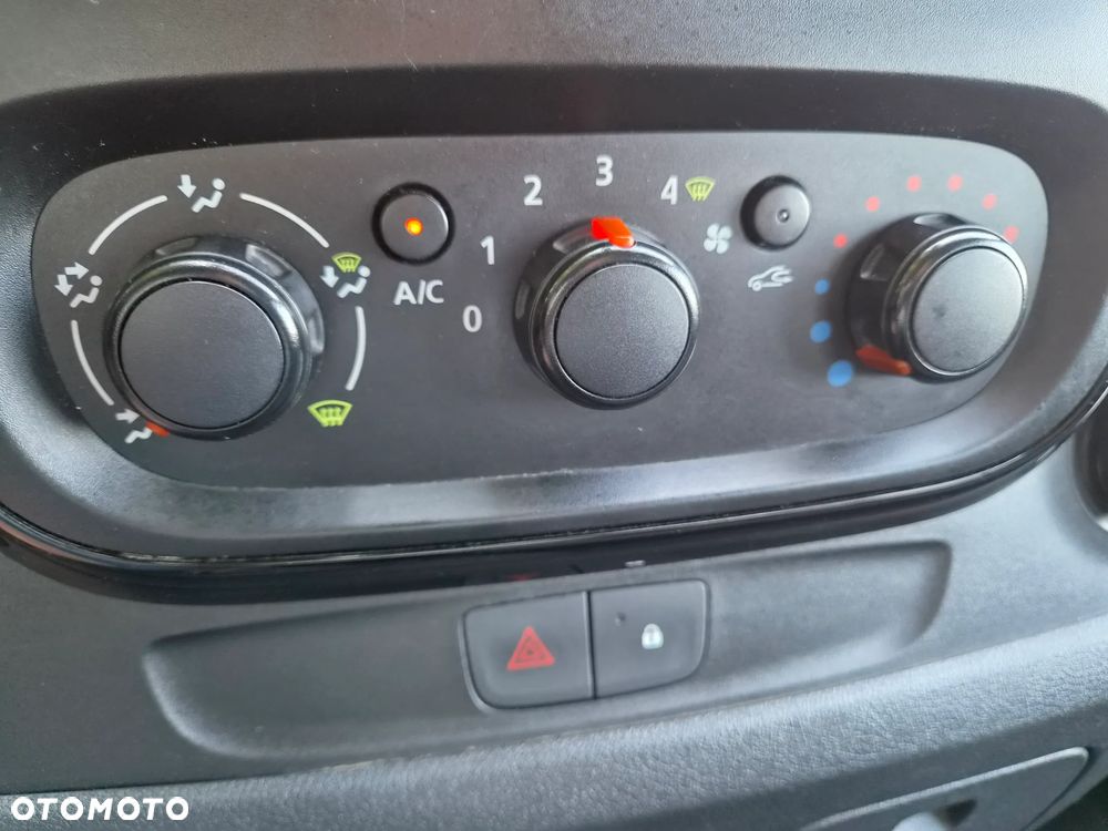 Opel Vivaro - 14