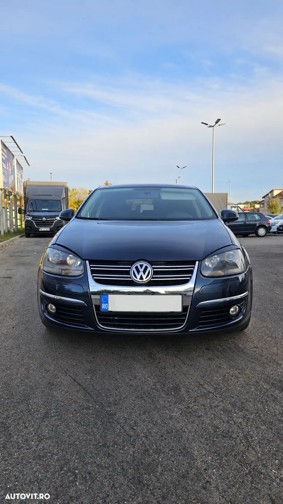 Volkswagen Jetta - 1