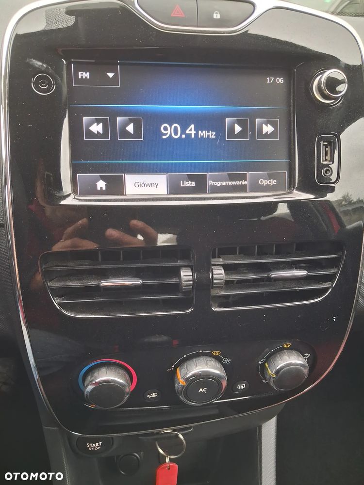 Renault Clio 1.2 16V 75 Life - 25