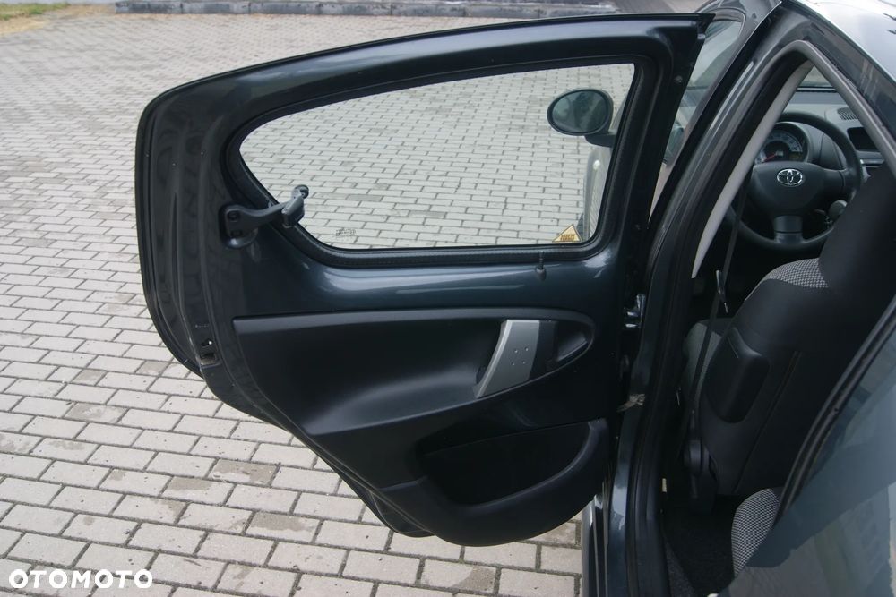 Toyota Aygo Connect - 20