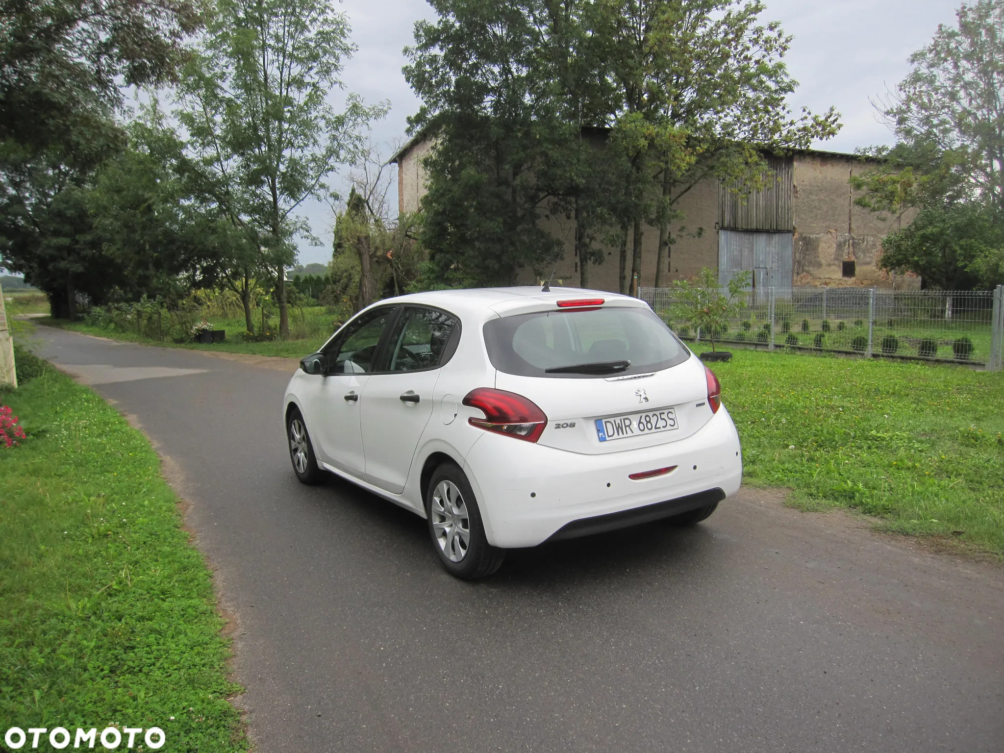 Peugeot 208 1.6 BlueHDi Allure S&S - 12