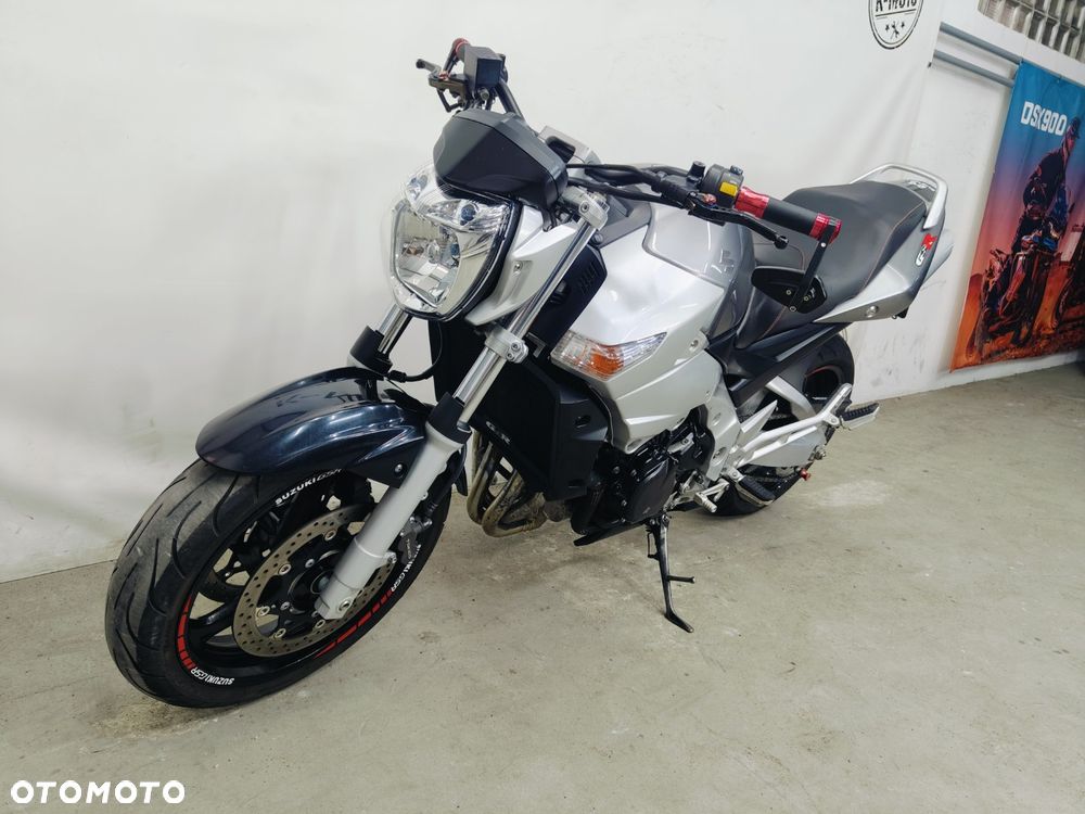 Suzuki GSR - 17