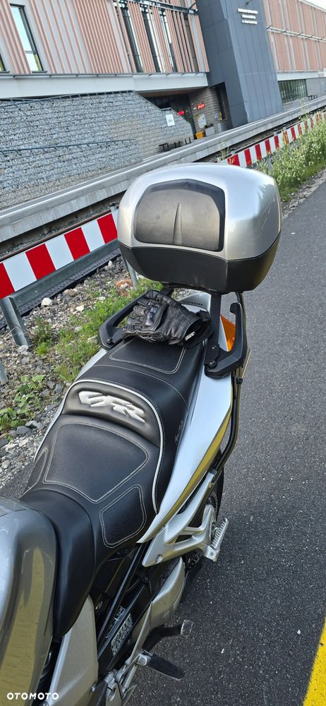 Honda VFR - 4