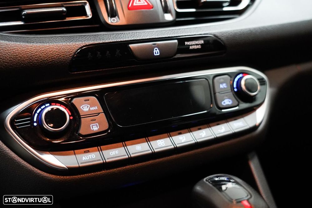 Hyundai i30 1.6 CRDi N-Line 7DCT - 14