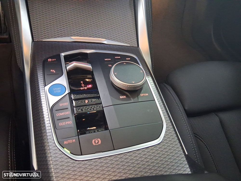 BMW i4 eDrive35 Edição Desportiva M - 15