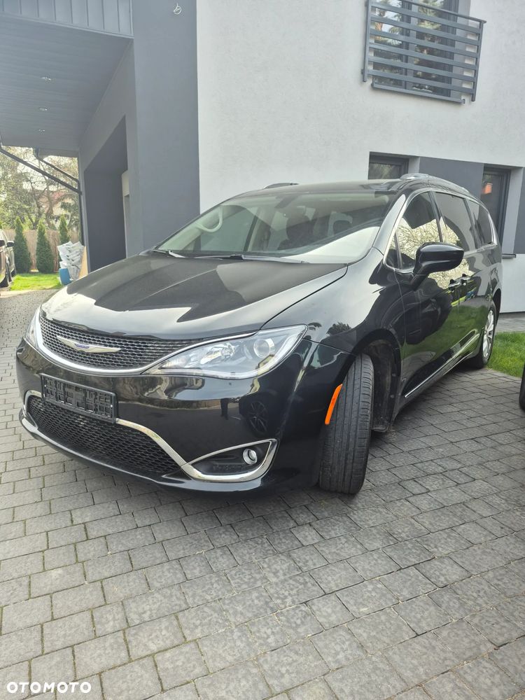 Chrysler Pacifica - 9