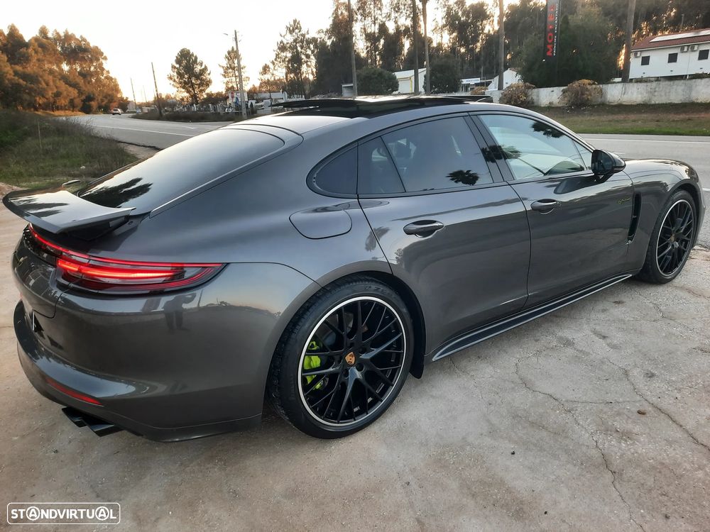 Porsche Panamera 4 E-Hybrid - 21