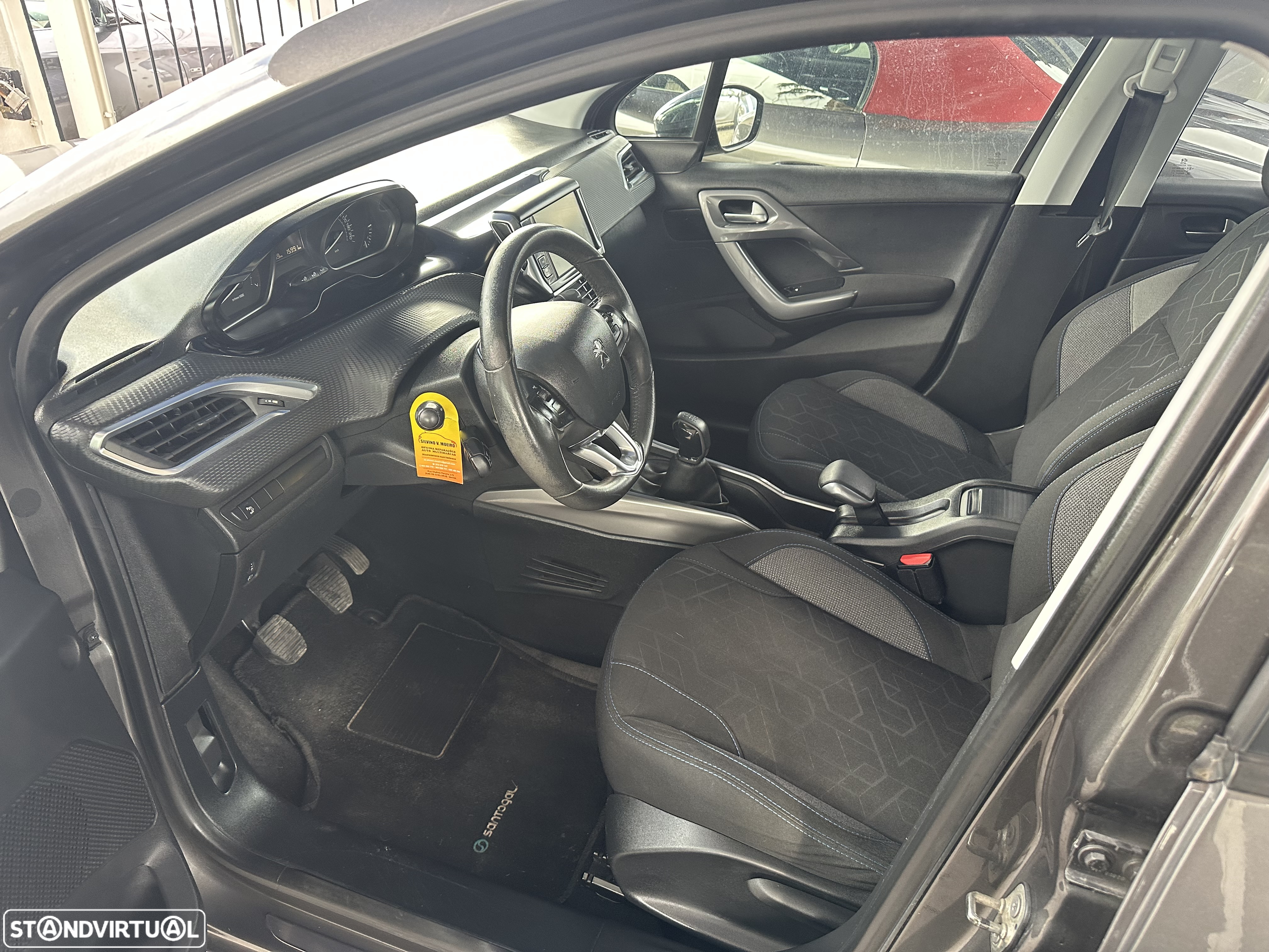 Peugeot 2008 1.2 PureTech Style - 11
