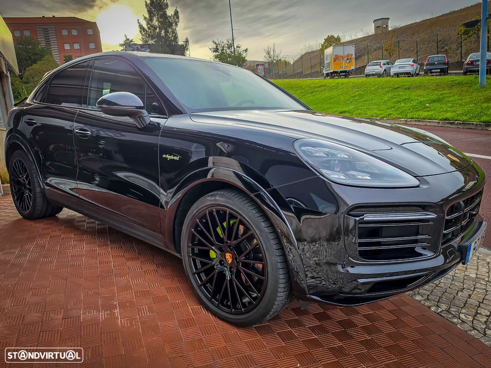 Porsche Cayenne Coupé E-Hybrid - 3