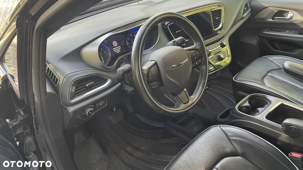 Chrysler Pacifica - 9