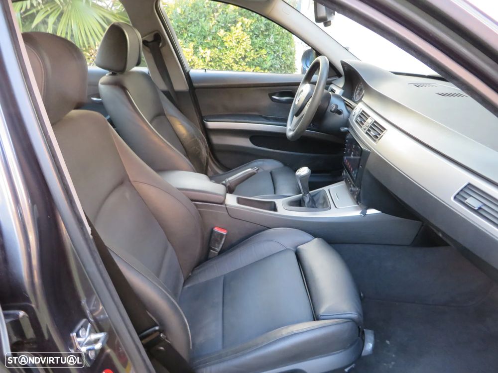 BMW 320 d - 16
