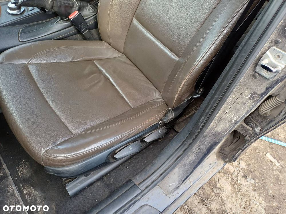 FOTELE KOMPLET LEWY PRAWY KANAPA TYŁ  BOCZKI BMW E87 120 D - 2