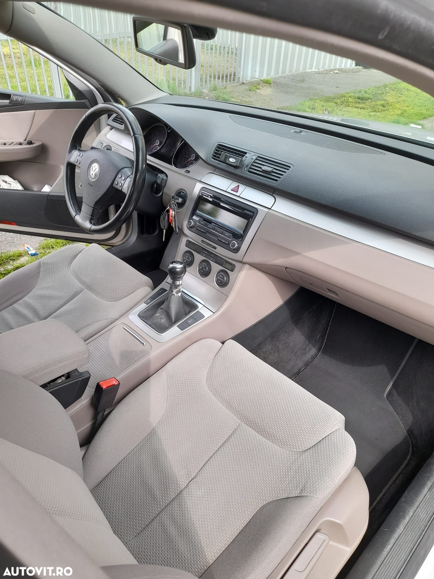 Volkswagen Passat - 4