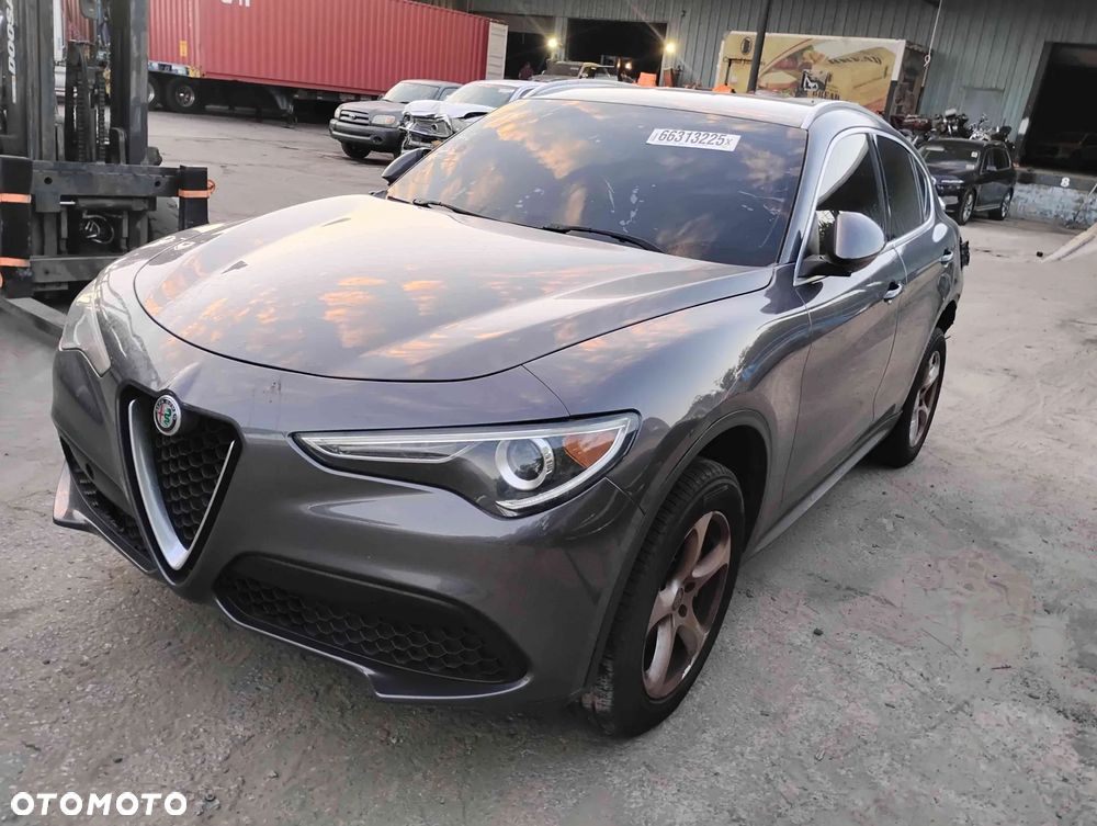 Alfa Romeo Stelvio 2.0 Turbo 16V AT8-Q4 Sprint - 27