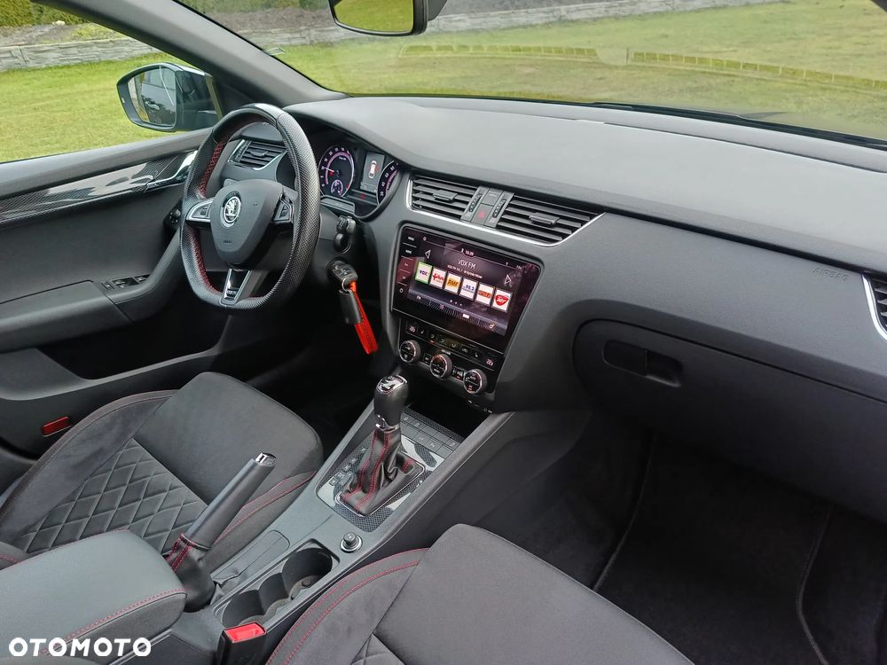 Skoda Octavia 2.0 TDI DSG RS - 18