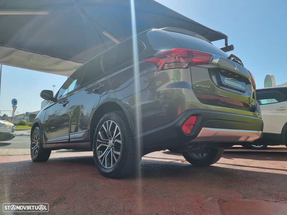 Mitsubishi Outlander 2.2 DI-D Intense - 10