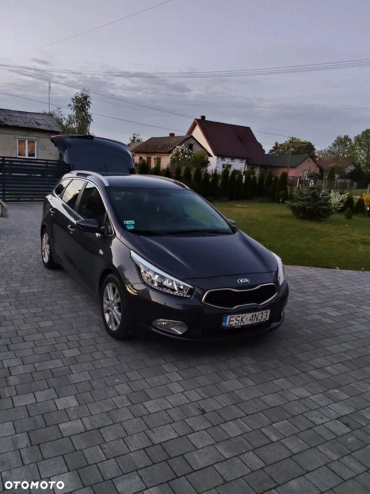 Kia Ceed 1.6 CRDi 128 Dream Team Edition - 6