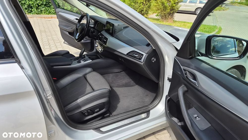 BMW Seria 5 520d Efficient Dynamics Edition Sport Line - 16