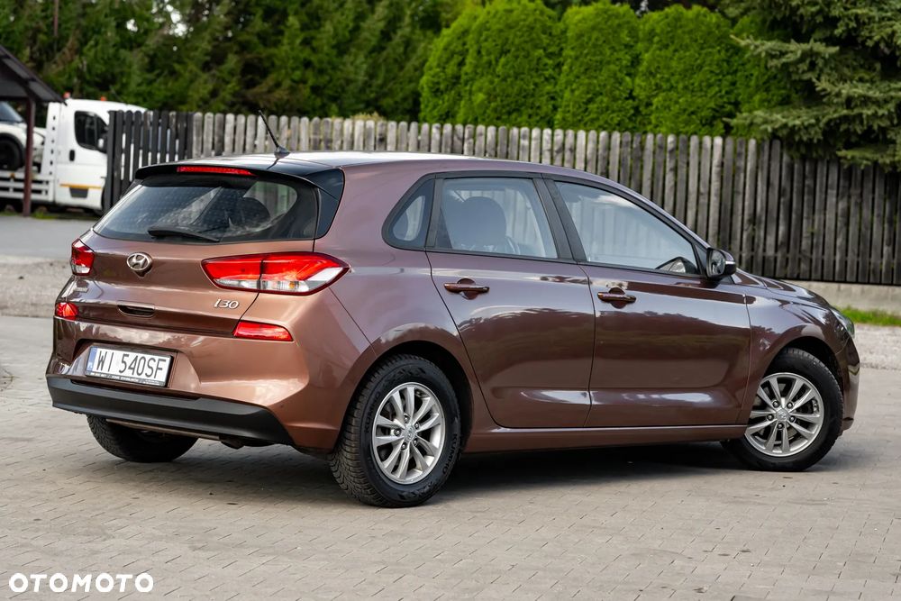 Hyundai i30 1.0 T-GDI Family+ - 8