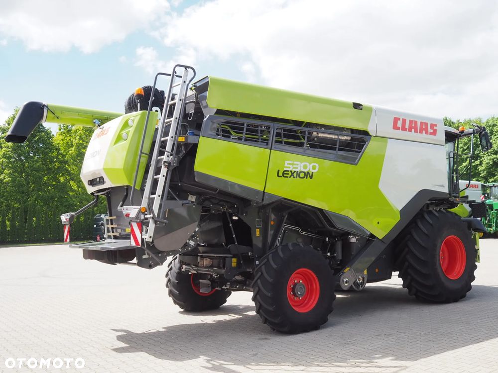 Claas Lexion 5300 + V680 - 4
