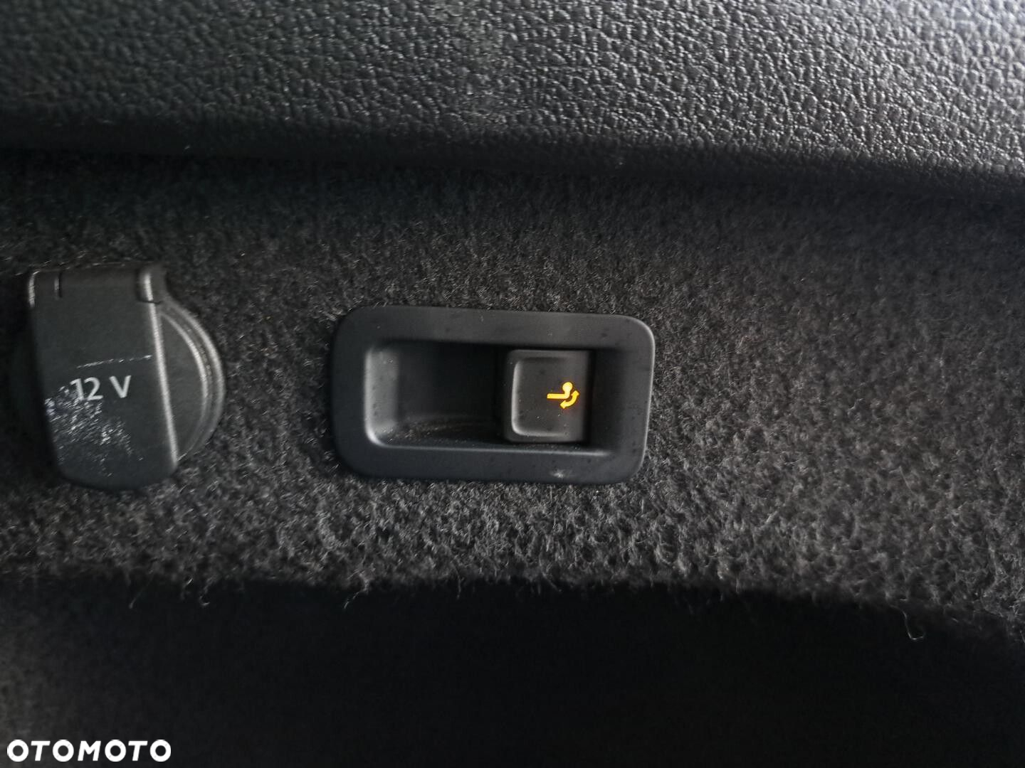 Volkswagen Passat 2.0 TDI Business DSG - 34