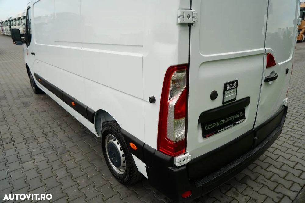 Renault MASTER / BLAZER / PANEL / 2023 - 17