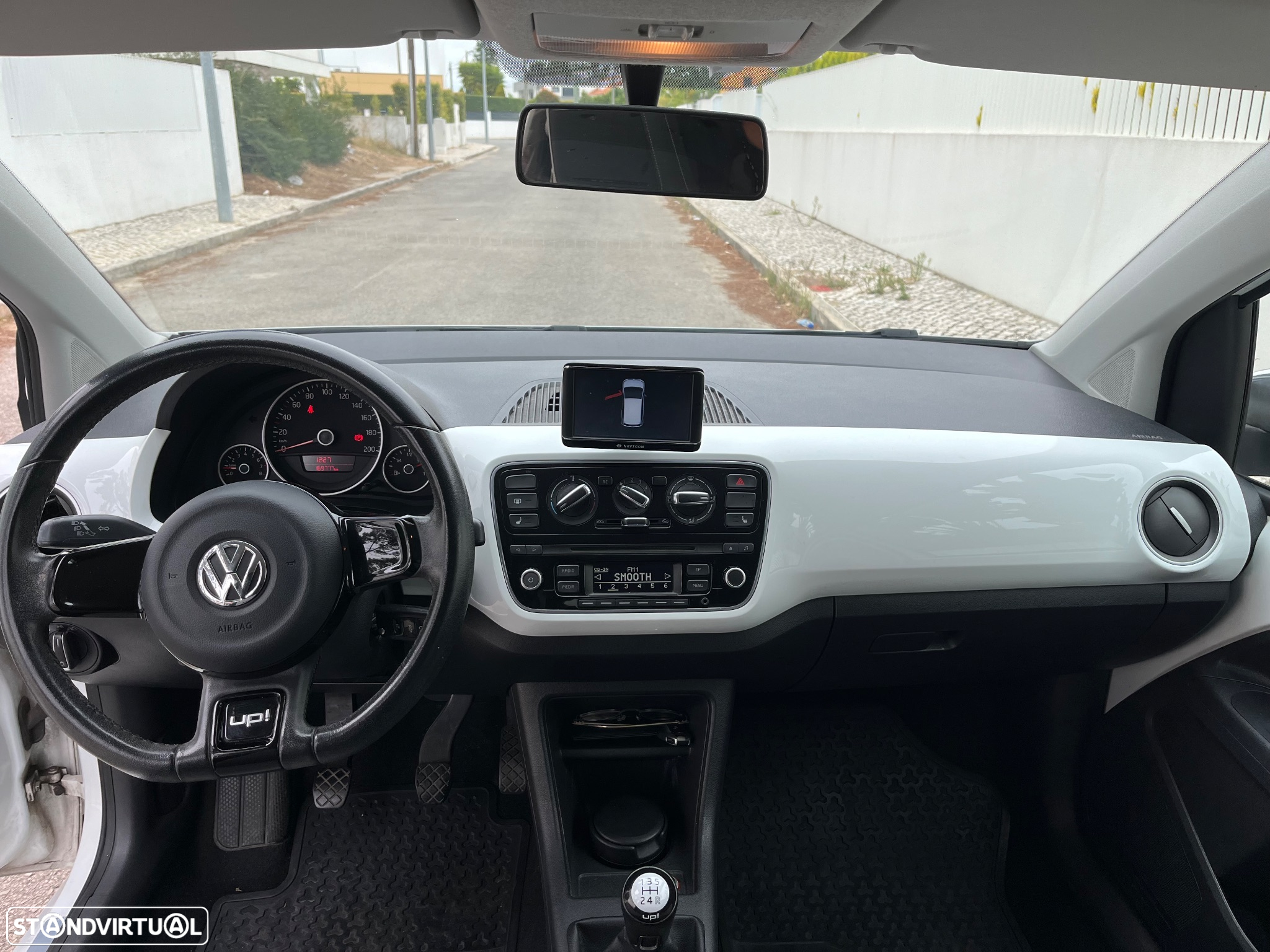 VW Up! 1.0 White - 8