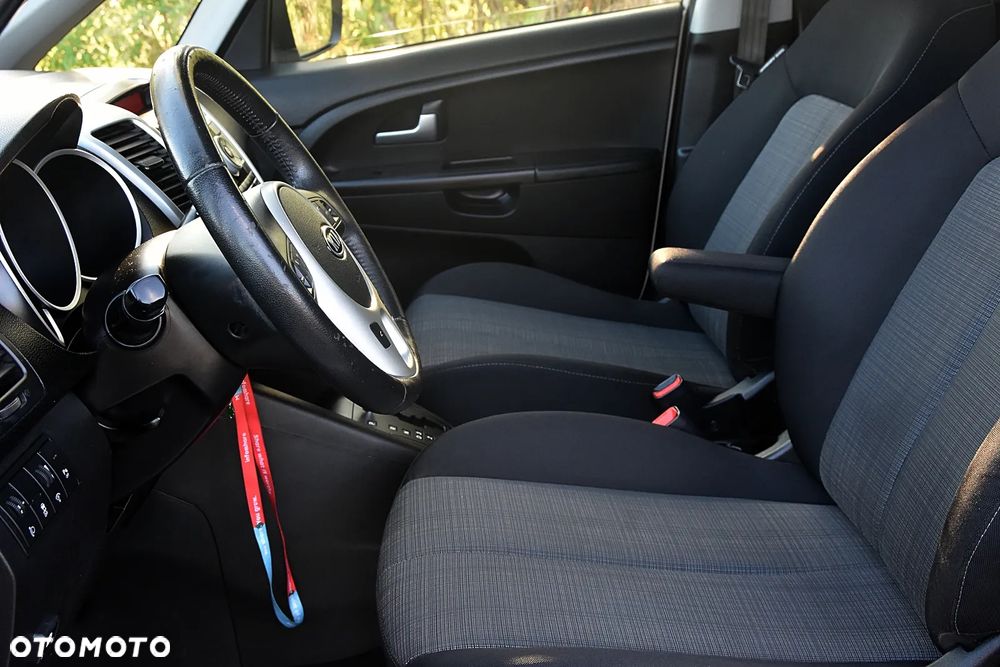 Kia Venga 1.6 L - 13