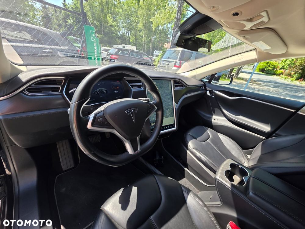 Tesla Model S 85 - 16