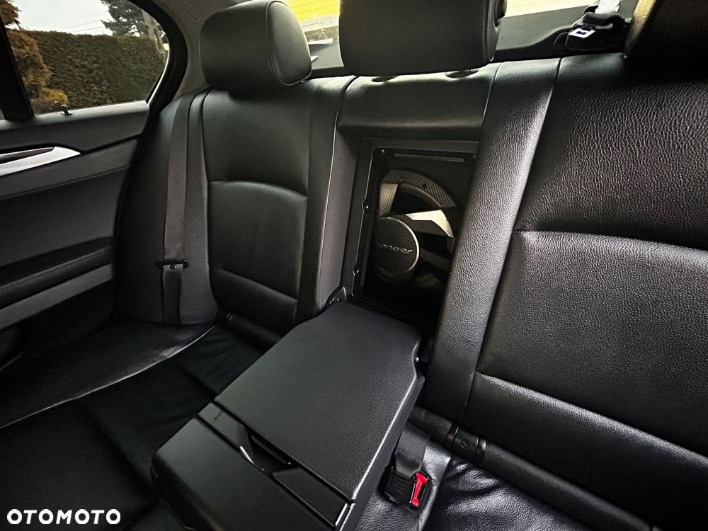 BMW Seria 5 525d - 7