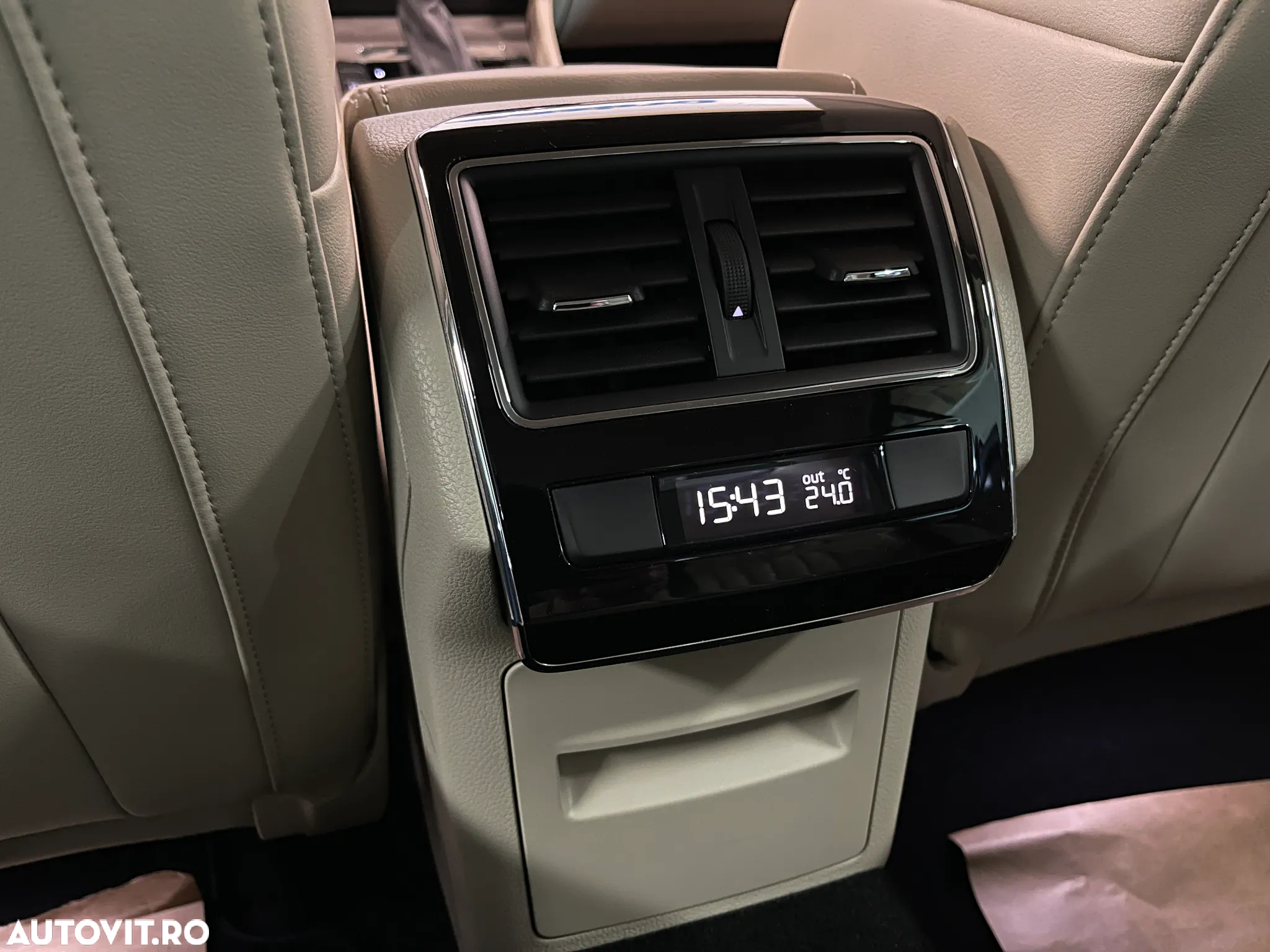 Skoda Superb 2.0 TDI DSG Style - 34