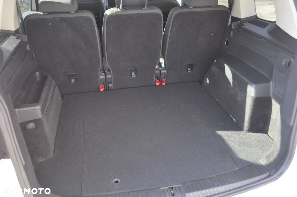 Volkswagen Touran 2.0 TDI BMT Special Edition DSG - 11