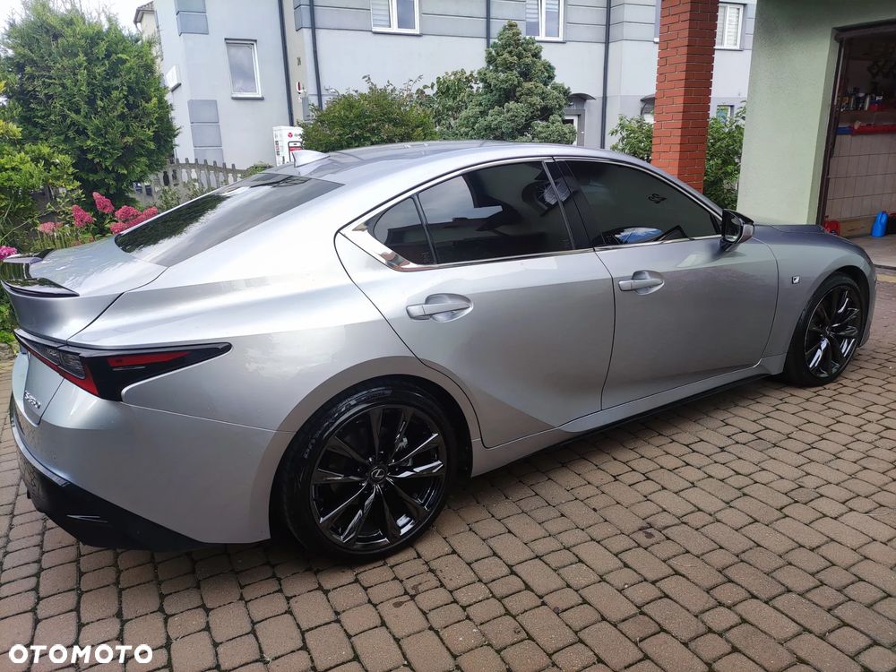 Lexus Is 2022 photo 3