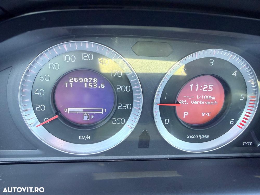 Volvo XC 60 D3 AWD Aut. Momentum - 14