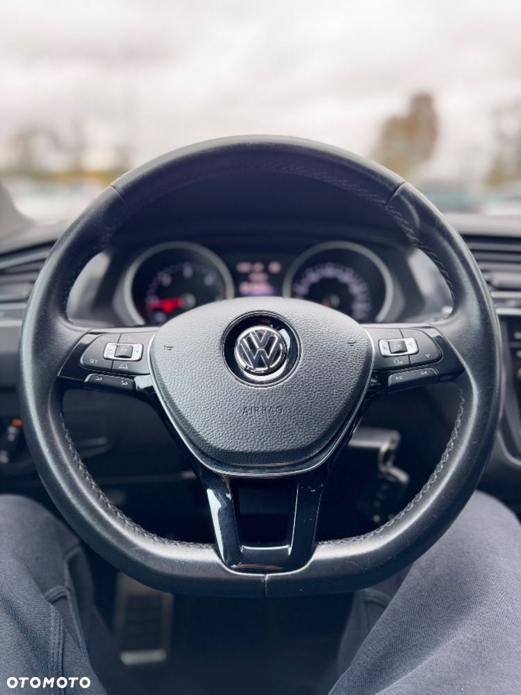 Volkswagen Tiguan - 36