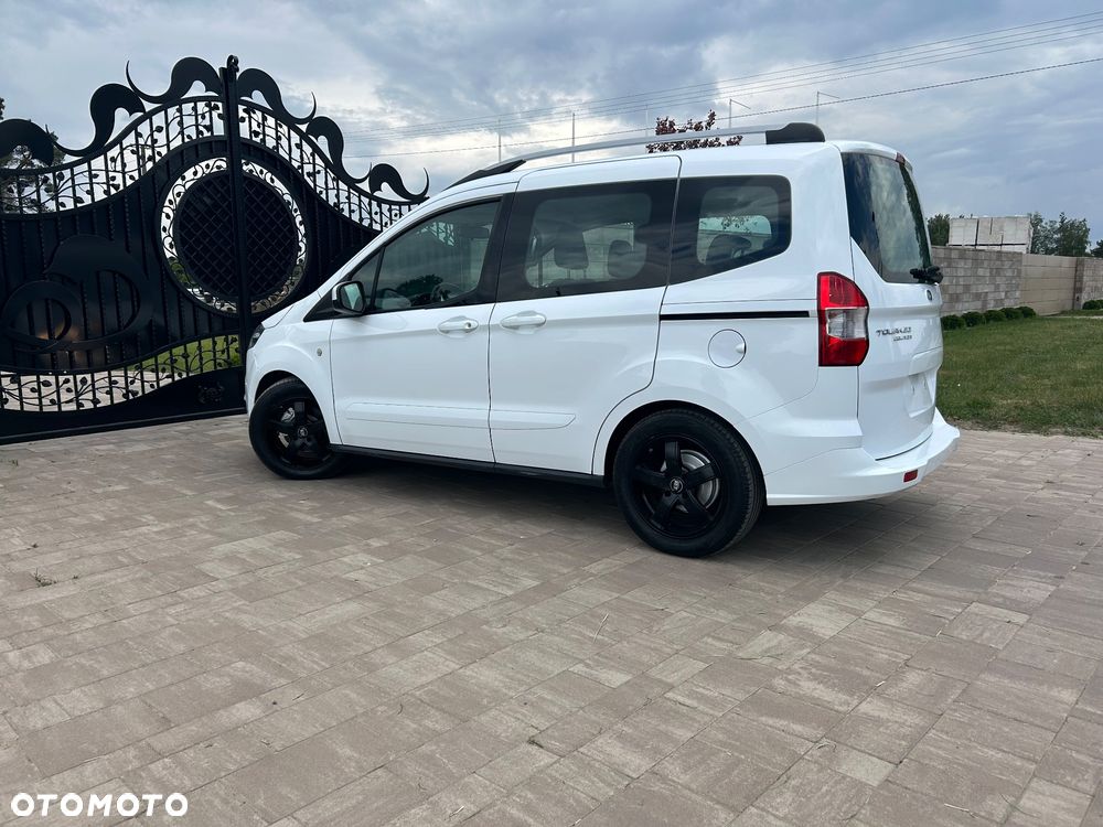 Ford Tourneo Courier 1.5 TDCi Titanium - 5