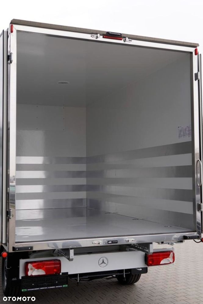 Mercedes-Benz Sprinter - 16