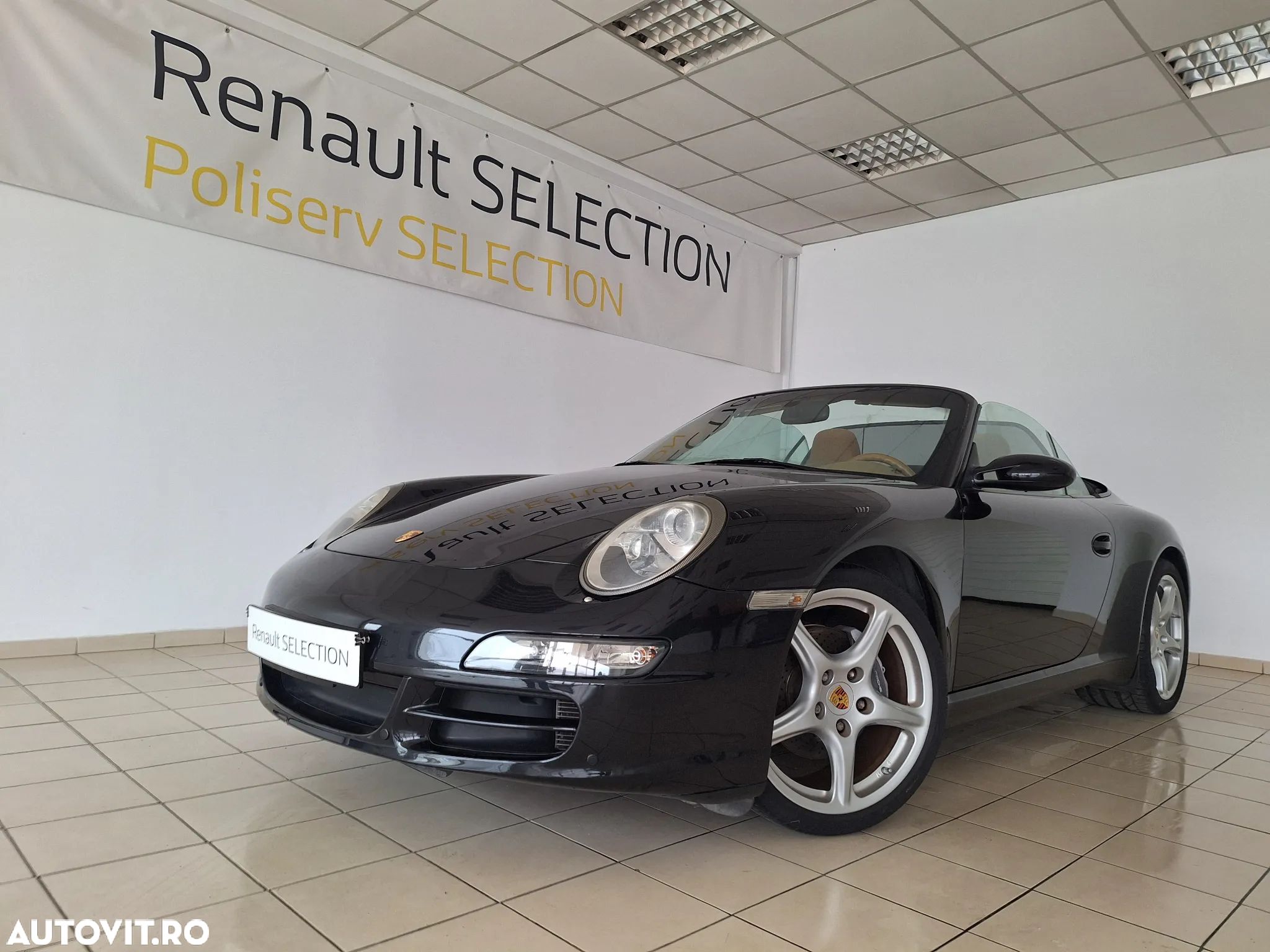 Porsche 911 Carrera 4 Cabrio - 1