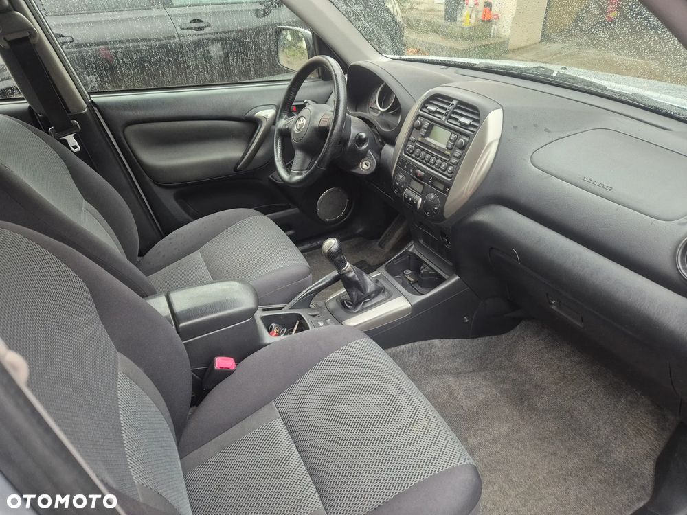 Toyota RAV4 2.0 VVT-i 4x4 - 5