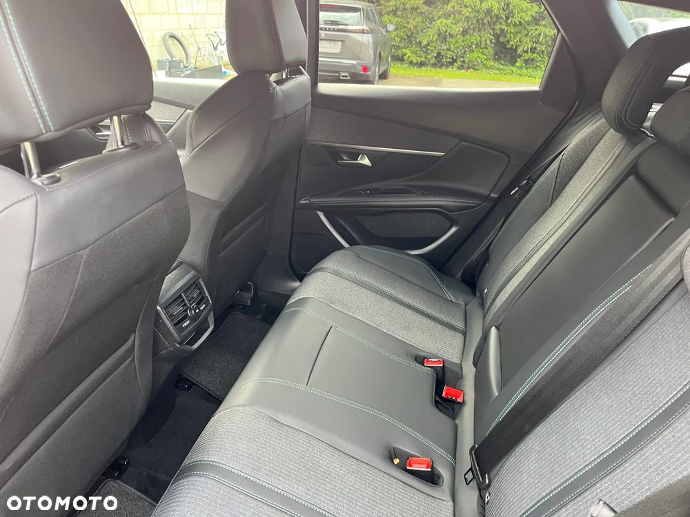 Peugeot 3008 1.6 PureTech Hybrid4 PHEV Allure S&S EAT8 - 10