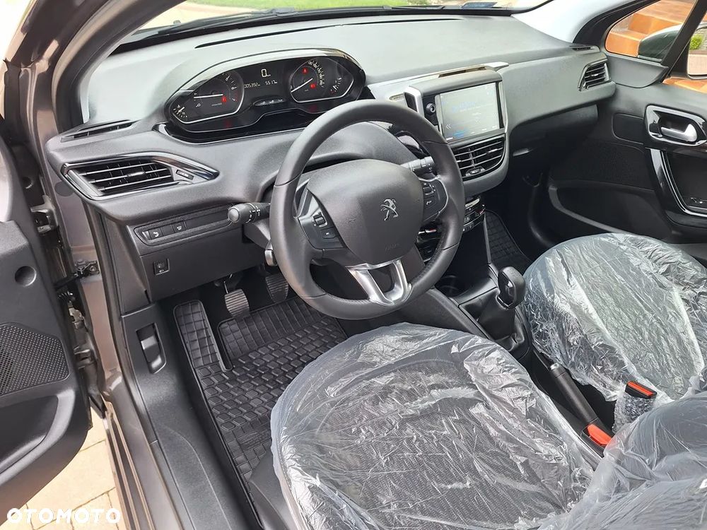 Peugeot 208 1.2 PureTech Allure - 10