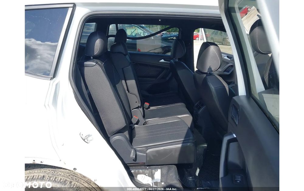 Volkswagen Tiguan - 11