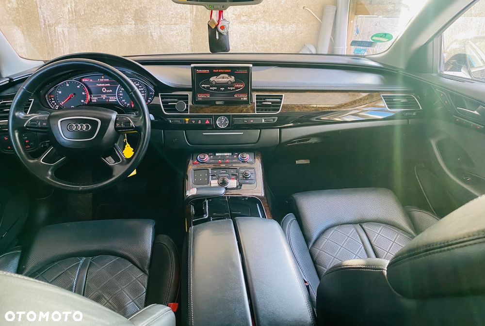 Audi A8 - 7
