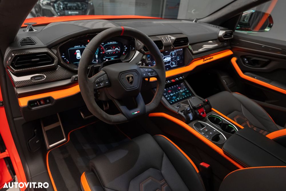 Lamborghini URUS - 15