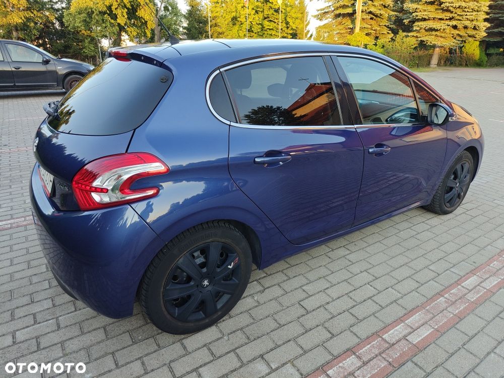Peugeot 208 - 4