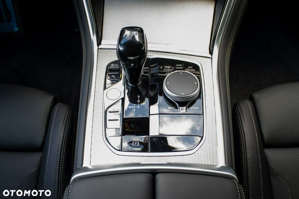 BMW Seria 8 - 21