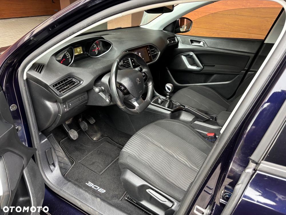 Peugeot 308 125 THP Active - 8
