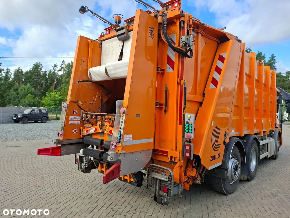 Mercedes-Benz ECONIC 2630 - 9