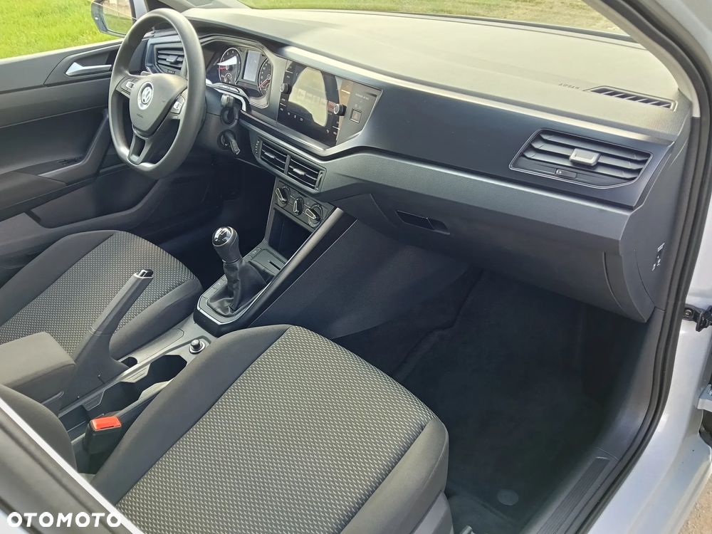Volkswagen Polo 1.0 ACTIVE - 10